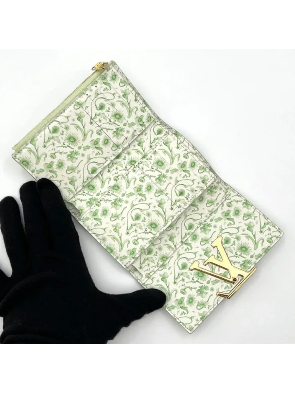 Louis Vuitton Taurillon Capucines Compact Green Trifold Wallet